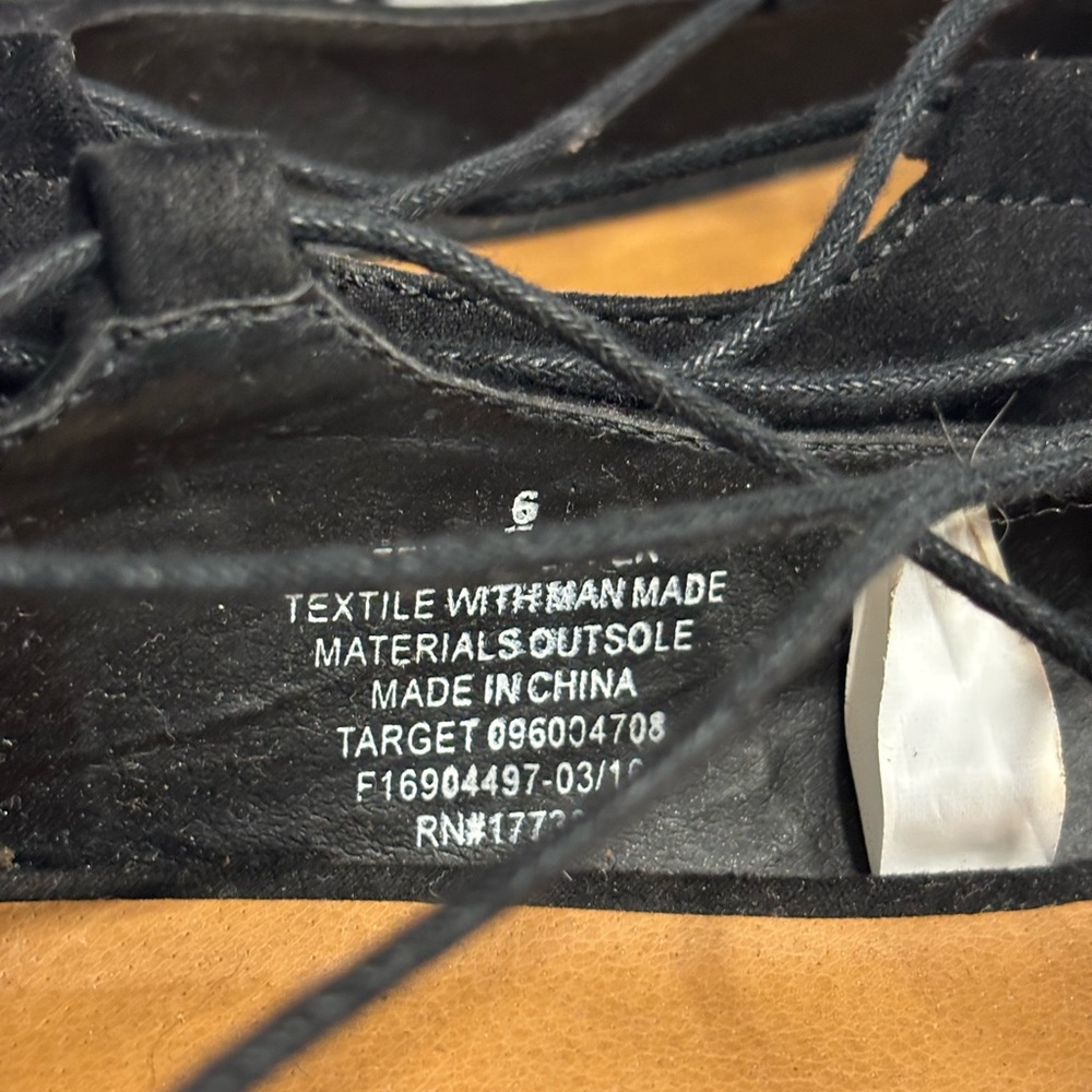 Mossimo womens' black kady pointy toe flats Size 6 - Picture 6 of 6